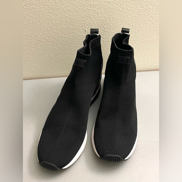 Michael Kors  Elegant Black Women's High-Top Sneakers .Looks like new. - Picture 4 of 5